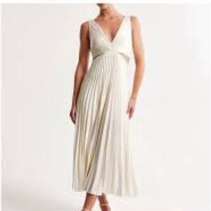 Gisele Abercrombie & Fitch Pleated Dress Ivory